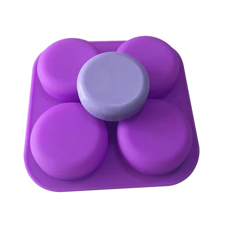 1-2個入り 4つの空洞を持つ再利用可能な丸型シリコン石鹸型 - Coaster Mold Round のレビューと価格